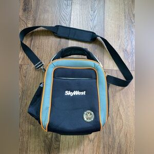 Flight Outfitters Lift/Lift 2.0 Flight Bag for Men & Women, Compact Durable